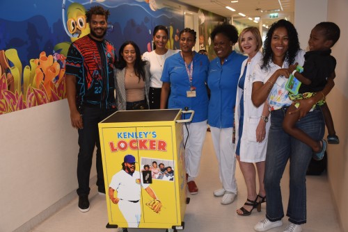 Kenley Jansen foundation donates Kenley's locker to CMC - Curaçao Chronicle